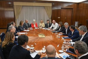 Caputo y Bullrich se reunieron con aliados del Senado para analizar obras estratégicas