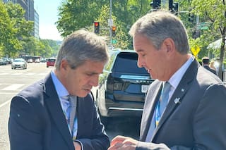 Mientras Caputo aseguraba que no habría cambios en Economía, el Gobierno designó a Quirno en la Cancillería