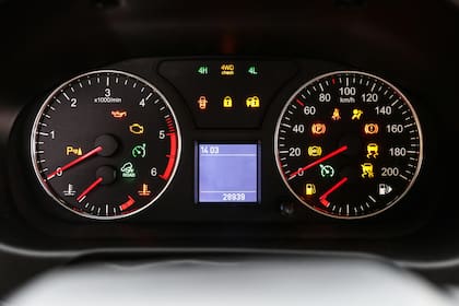 En el tablero instrumental suele figurar la autonomía que le resta al auto