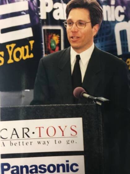 Car Toys fue fundada en 1987 por el actual presidente y director ejecutivo, Dan Brettler