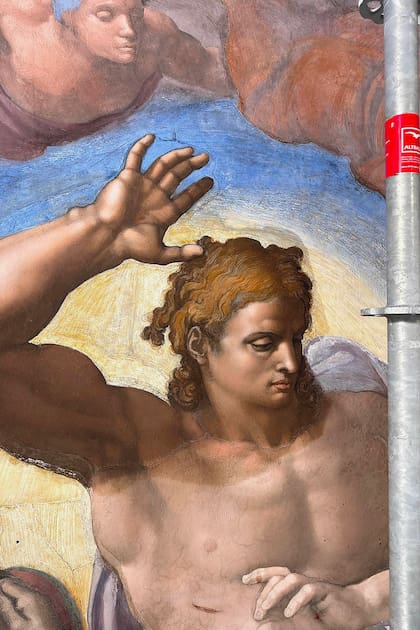 Cara a cara, a sólo centímetros de las figuras pintadas hace casi seiscientos años