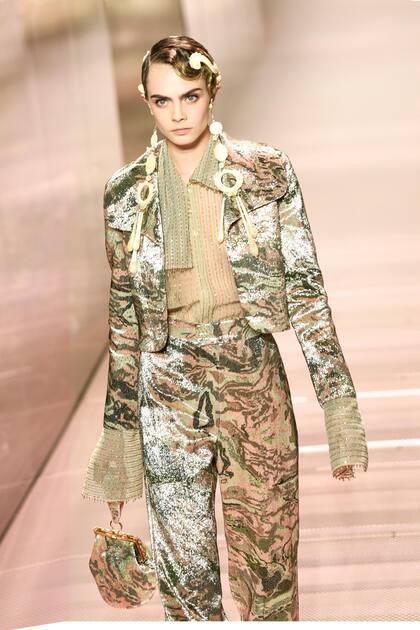 Cara Delevigne, también presente en el último desfile de Fendi.