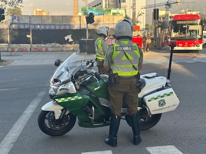 Carabineros en Plaza Baquedano
