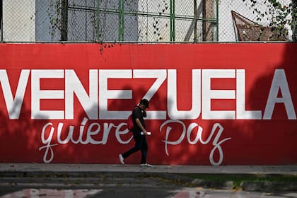 Caracas, 7 de enero de 2026. Un mural reza: "Venezuela quiere paz"