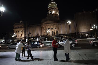 Una caravana de médicos llevó al Congreso su reclamo por mejoras salariales y de trabajo