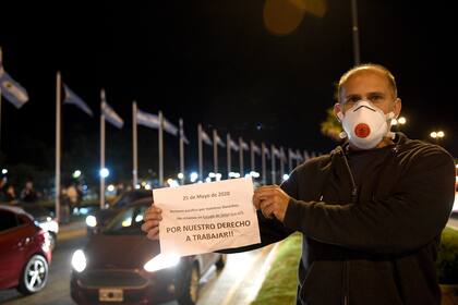 Caravana y protesta en Tigre solicitando apertura de la cuarentena