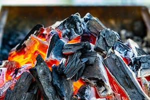 Carbón ecológico: beneficios y diferencias con el tradicional