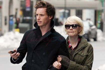 Carey Mulligan y Eddie Redmayne en 2011