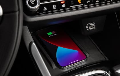 Cargador inalámbrico y puertos USB y mini USB