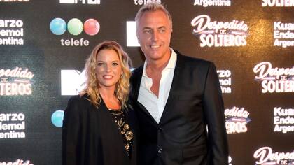 Carina Zampini y Marley, los conductores del reality Despedida de solteros