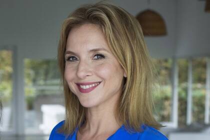 Carla Peterson colabora desde las redes