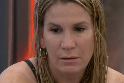 Carla extraña a sus hijos y quiere abandonar el juego (Captura video)