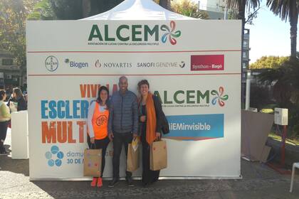 Carla Grosso, luego de presentar su proyecto en Alcem, la institución que lucha contra la Esclerosis Múltiple