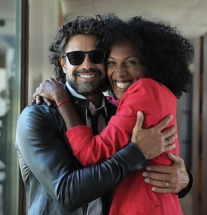 Carla Mendez y Luciano Castro, años después de Jugate conmigo, trabajando en una campaña publicitaria