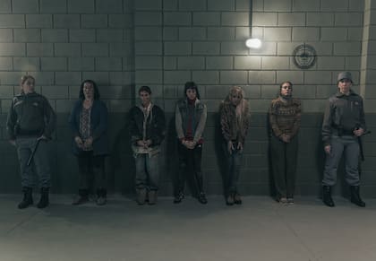 Carla Pandolfi es Selva, Ana Garibaldi es Gladys, Valentina Zenere es Marina, Camila Peralta es Solita, Erica de Sautu Riestra es Olga y Carolina Ramírez es Yael