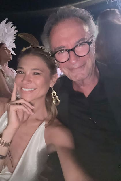 Carla Pereyra compartió mesa con Oscar Martínez, que está radicado en España con su pareja, Marina Borensztein.