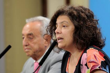 Carla Vizzotti se convirtió en la vocera técnica de la crisis