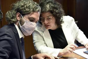 Carla Vizzotti y Santiago Cafiero encabezan una reunión en Casa Rosada