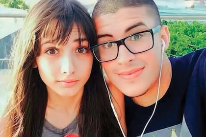 Carliz De La Cruz Hernández, una de las
primeras novias de Bad Bunny: trabajaban juntos en el supermercado Econo