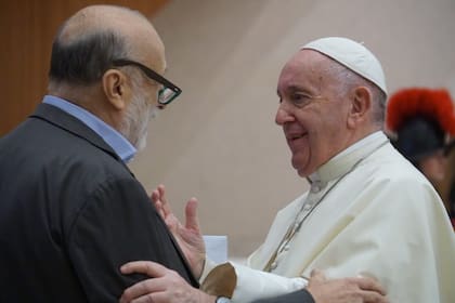 Carlo Petrini y el papa Francisco