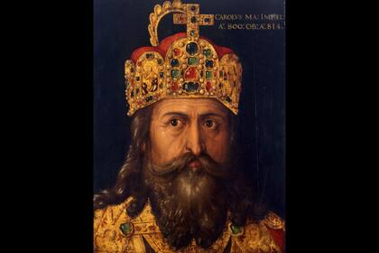 Carlomagno, 300 años después de la caída de Roma, con su corona de emperador del Sacro Imperio romano