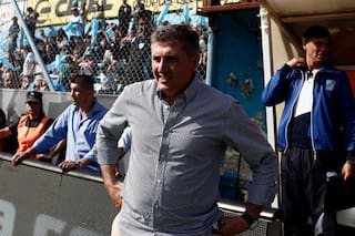 El DT de Olimpo afirmó que fue agredido por el vicegobernador de Chubut, Ricardo Sastre