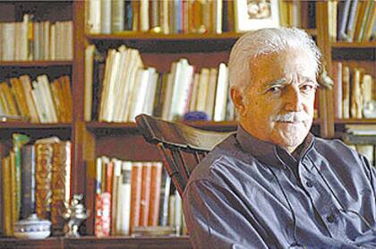 Carlos Gorostiza falleció en 2016, pero sus texto siguen marcando la búsqueda de los creadores actuales