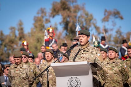Carlos Alberto Presti dando su discurso