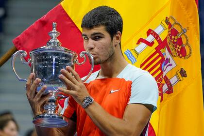 Carlos Alcaraz ganó el US Open 2022, su primer título de Grand Slam en su corta carrera 