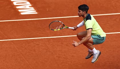 Carlos Alcaraz se quedó afuera del Masters 1000 de Madrid por una lesión muscular