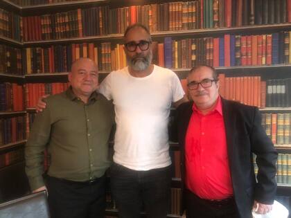 Carlos Bayala participó en el proceso de pacificación en Colombia asesorando a los líderes de las FARC, el comadante Timochenko y y Carlos Antonio Lozada