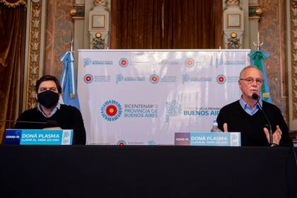 El jefe de gabinete bonaerense, Carlos Bianco, y el ministro de Salud de la provincia, Daniel Gollán, defendieron las medidas de aislamiento