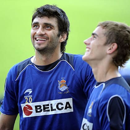 Carlos Bueno y Griezmann, en Real Sociedad