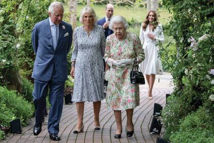 Carlos, Camilla y los duques de Cambridge, William y Kate, fueron el apoyo incondicional de Isabel II durante la recepción que Su Majestad dio a los líderes del G7 en el Eden Project, en junio de 2021.