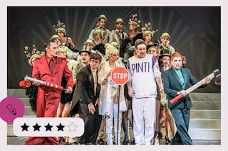 La revista del Cervantes: el viaje a un pasado argentino de plumas, lentejuelas y tiempos mejores