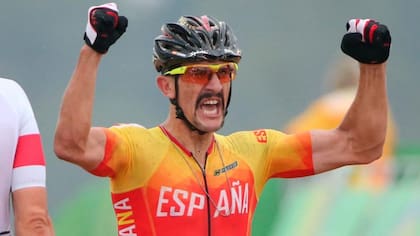Carlos Coloma, el ciclista español que intercambió palabras con Lionel Scaloni y le dedicó un posteo en Instagram