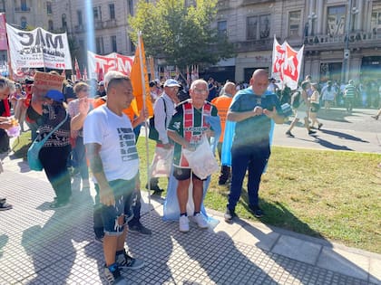 Carlos Dawlowfki, el jubilado e hincha de Chacarita que desató la solidaridad de los clubes