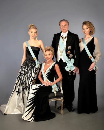 Carlos de Borbón Dos Sicilias y su familia