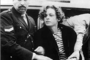 Carlos Eduardo Robledo Puch ?fue un asesino múltiple argentino, uno de los mayores sociópatas y criminales de la historia del país.