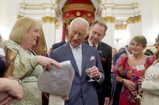 Carlos III expresa preocupación por nuevo escándalo que vincula a Andrés con Epstein