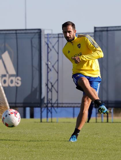 Carlos Izquierdoz volverá a ser titular en Boca ante Barracas Central, por la Copa de la Liga