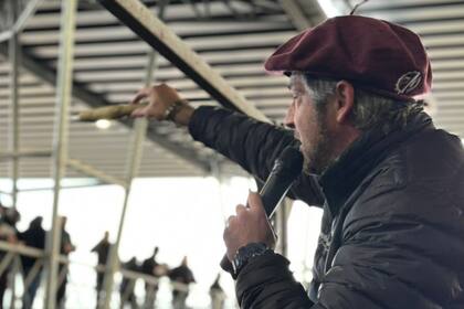 Carlos José Colombo (h), en plena subasta