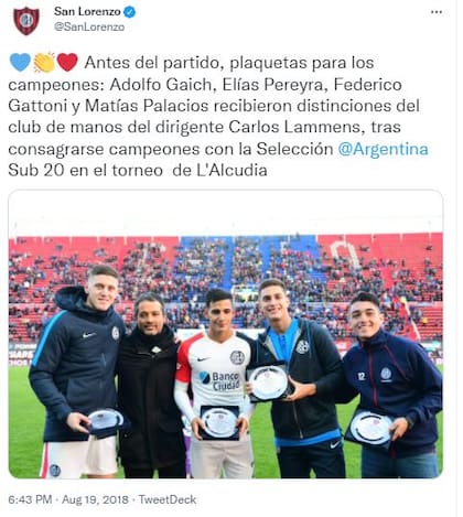 Carlos Lammens reconoció a jugadores del Ciclón que compitieron con la selección juvenil en 2018.