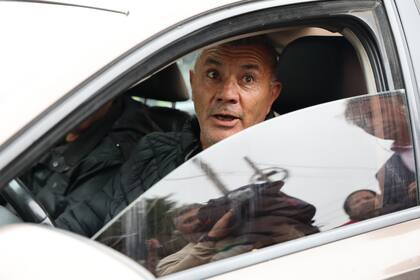 Carlos "Loco" Enrique, al llegar al predio de la AFA donde se realiza el velatorio a César Luis Menotti