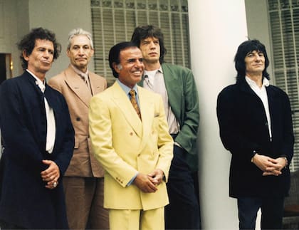 Carlos Menem con los Rolling Stones, en febrero de 1995