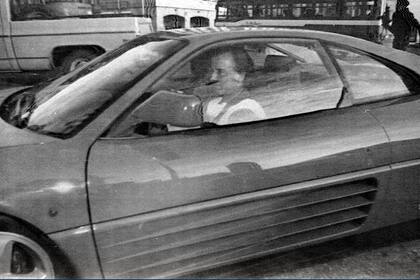 Carlos Menem y la famosa Ferrari que desataría una enorme polémica en los inicios de su mandato