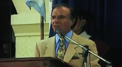 Carlos Menem y la estratósfera - Fuente: YouTube