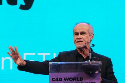 Carlos Moreno, reconocido urbanista colombiano formado en Francia y el mentor del concepto de la ciudad de los 15 minutos