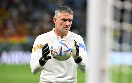 Carlos Nicola sintió que las condiciones laborales "habían cambiado" con las imposiciones de Bielsa al asumir