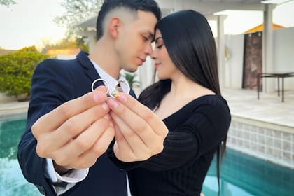 Carlos Parra y la influencer Lillian Griego se acababan de comprometer en febrero pasado